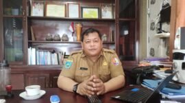 Plt Kepala Dinas Perkebunan Fakfak Widhi Asmoro Jati, ST. MT saat di temui wartawan sumsel.tagarutama.com di ruang kerjanya (Dok. sumsel.tagarutama.com)