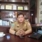 Plt Kepala Dinas Perkebunan Fakfak Widhi Asmoro Jati, ST. MT saat di temui wartawan sumsel.tagarutama.com di ruang kerjanya (Dok. sumsel.tagarutama.com)