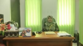 Direktur RSUD Fakfak dr. Karyani Kastella, M.Kes, Spa.Rad saat ditemui wartawan diruang kerjanya (Dok. sumsel.tagarutama.com)
