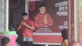 acara syukuran atas pelantikan Haji Saleh Siknun sebagai anggota Dewan Perwakilan Rakyat (DPR) Papua Barat untuk periode 2024-2029. Acara ini berlangsung pada hari Sabtu, 5 Oktober 2024, di Posko Tikar Rasa, Jalan Warahmade, Kelurahan Danaweria. (Dok. sumsel.tagarutama.com)