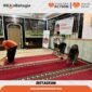 Gerakan Gema Bersih Hati yang diinisiasi oleh Rumah Zakat kembali menyisir wilayah Denpasar. Relawan Rumah Zakat Denpasar bersama remaja setempat melakukan bersih-bersih musholla Al Hanif, Denpasar Utara, Bali.