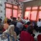 Sosialisasi pemutakhiran tarif retribusi digelar oleh Dinas Perkebunan pada Rabu (23/4/2025) di ruang pertemuan Disbun Fakfak bersama ekosistem komoditas pala, seperti Badan Pendapatan Daerah, Bagian Hukum Setda Fakfak, MPIG-PTF (Masyarakat Perlindungan Indikasi Geografis Pala Tomandin Fakfak), tujuh pedagang grosir antar pulau, koperasi binaan Yayasan Kaleka, penangkar bibit pala, dan pihak Bank Papua Fakfak.